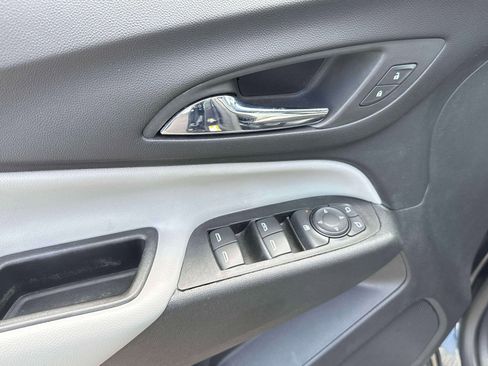 Used 2022 Chevrolet Equinox LS FWD image 20