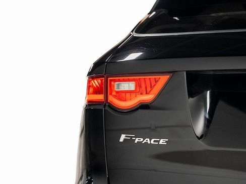 Used 2020 Jaguar F-PACE Premium image 19