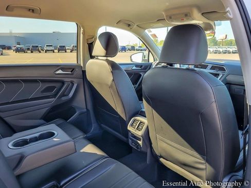 Used 2022 Volkswagen Tiguan SE image 27