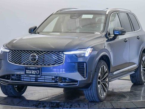 New 2026 Volvo XC90 T8 Plus w/ Protection Package Premier image 1