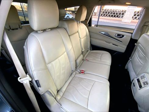 Used 2019 INFINITI QX60 Luxe w/ Essential Package image 19