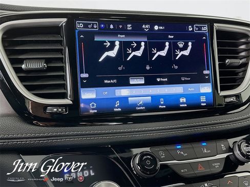 New 2026 Chrysler Pacifica Select w/ S Appearance Package image 31