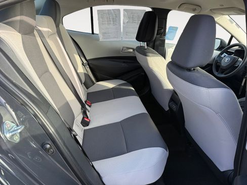 Used 2025 Toyota Corolla LE image 18