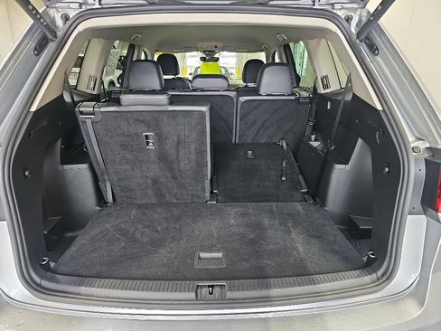 Used 2025 Volkswagen Atlas SE AWD/4WD image 35