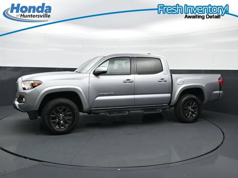 Used 2023 Toyota Tacoma SR5 w/ Technology Package AWD/4WD image 6