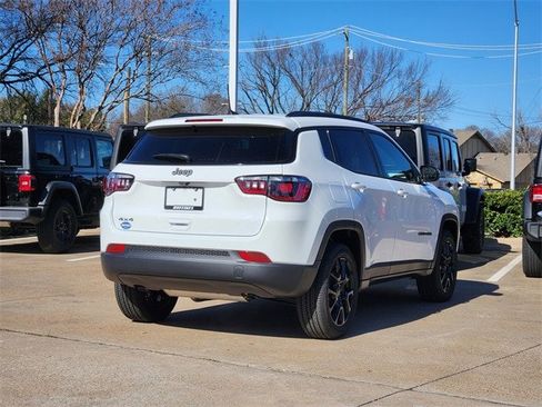 New 2026 Jeep Compass Latitude image 3
