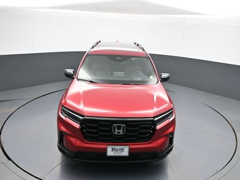 Certified 2025 Honda Pilot Black Edition image 37
