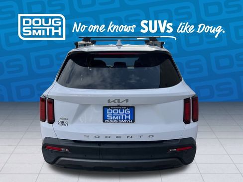 Used 2022 Kia Sorento S image 5