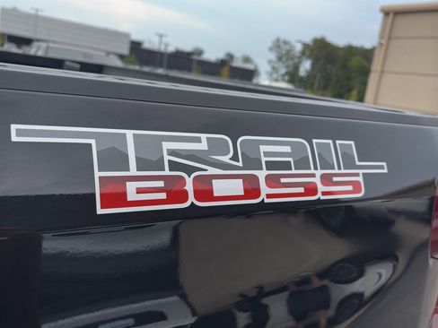 Used 2022 Chevrolet Silverado 1500 LT Trail Boss w/ Safety Package AWD/4WD image 29