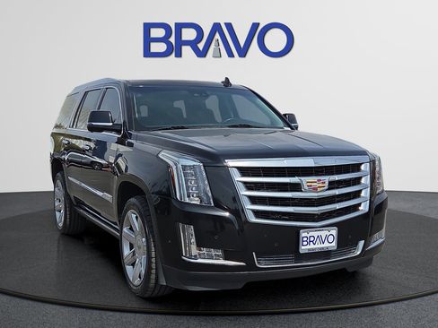 Used 2020 Cadillac Escalade Premium Luxury AWD/4WD image 6