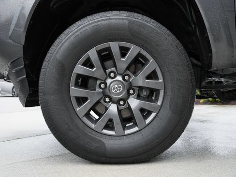 Used 2023 Toyota Tacoma SR5 AWD/4WD image 31