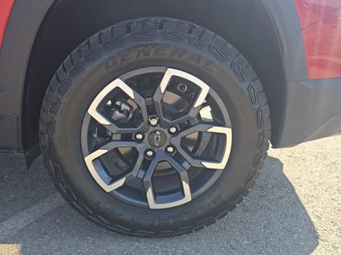 Used 2026 Chevrolet Equinox ACTIV w/ Convenience Package III FWD image 10