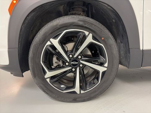 Used 2023 Chevrolet TrailBlazer RS w/ Convenience Package AWD/4WD image 11