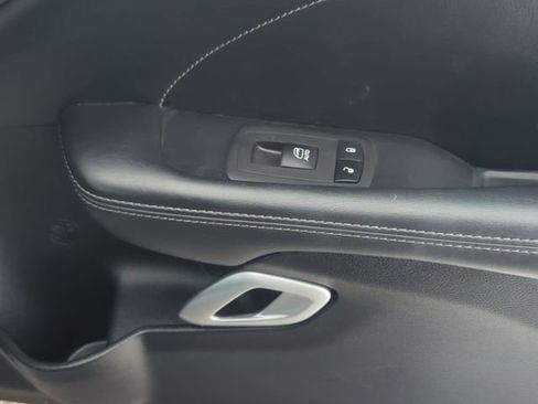 Used 2022 Dodge Challenger R/T w/ Plus Package image 28