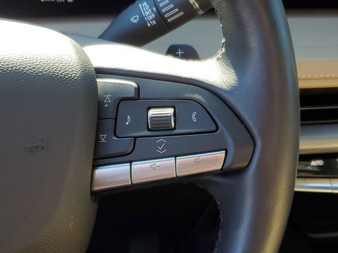 Certified 2024 Cadillac XT4 Luxury w/ Cold Weather Package AWD/4WD image 13