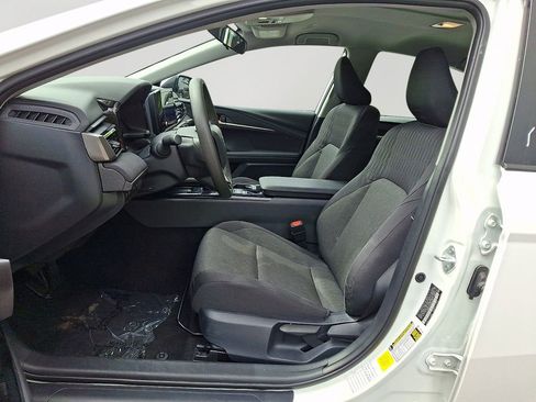 Used 2025 Toyota Camry LE FWD image 14
