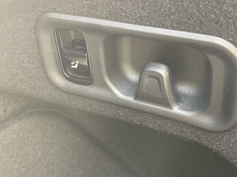 New 2026 Mercedes-Benz E 350 4MATIC Sedan image 11