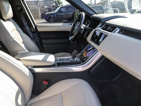 Used 2019 Land Rover Range Rover Sport SE AWD/4WD image 17