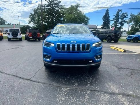 Used 2022 Jeep Cherokee Limited w/ Elite Package AWD/4WD image 3