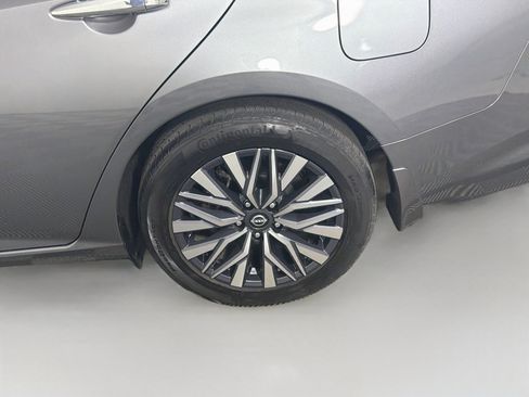 Used 2023 Nissan Altima 2.5 SV FWD image 11