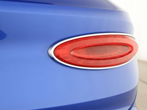 Used 2021 Bentley Bentayga Base image 30