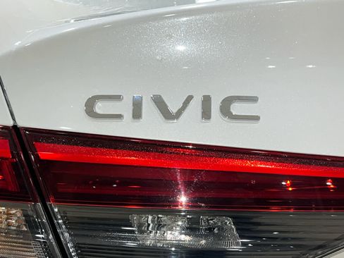 Used 2023 Honda Civic Sport image 10