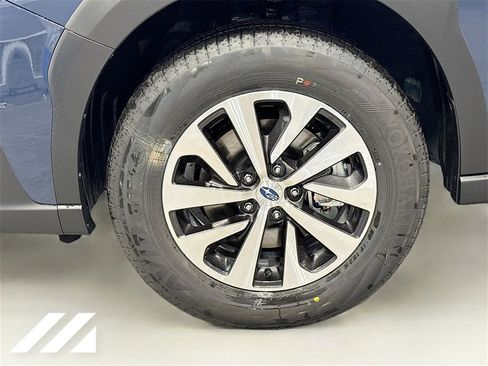 Certified 2025 Subaru Outback image 31