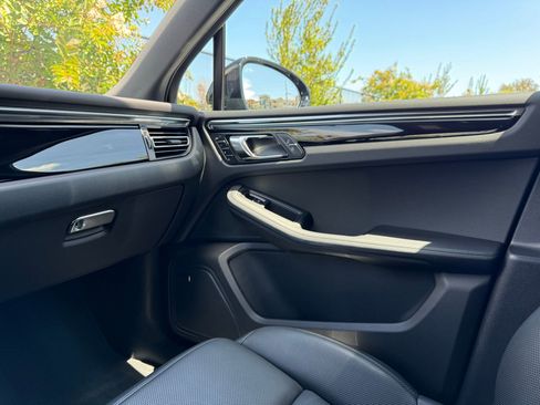 Used 2026 Porsche Macan image 24