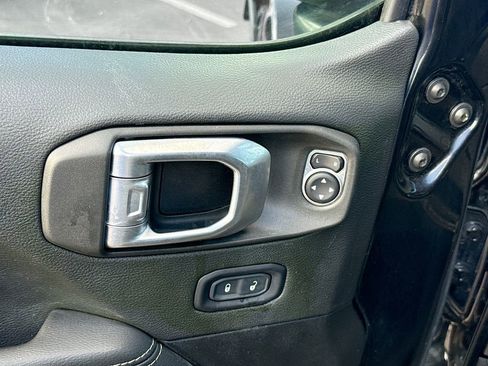 Used 2021 Jeep Wrangler Unlimited Sahara AWD/4WD image 16