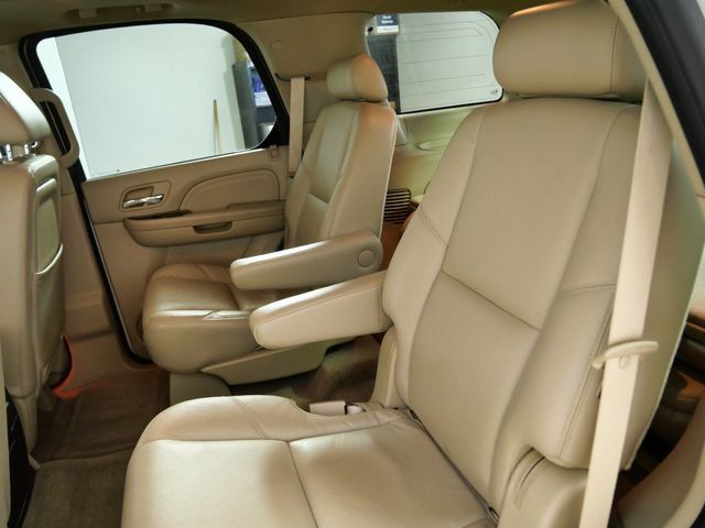 Used 2010 Cadillac Escalade Premium AWD/4WD image 14