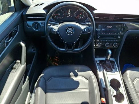 Used 2020 Volkswagen Passat 2.0T R-Line FWD image 11