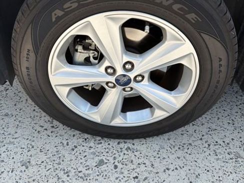 Used 2017 Ford Edge SE FWD image 10
