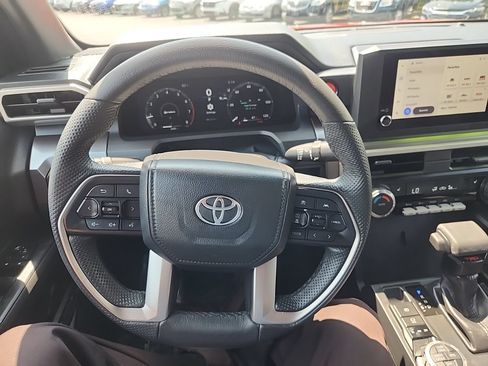 Used 2025 Toyota Tacoma TRD Off-Road AWD/4WD image 17