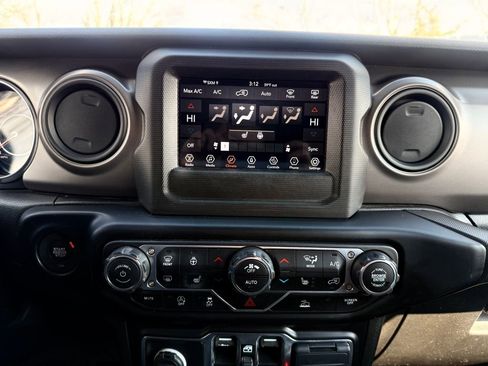 Used 2021 Jeep Wrangler Unlimited Sport S image 26