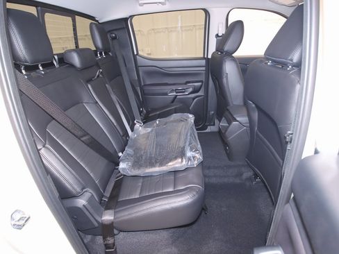 New 2025 Ford Ranger Lariat w/ Black Appearance Package image 15