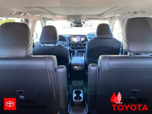 Certified 2020 Toyota Highlander Platinum AWD/4WD image 16