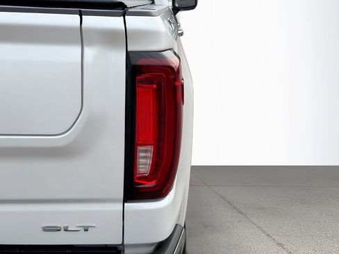 Used 2023 GMC Sierra 1500 SLT w/ SLT Convenience Package image 12