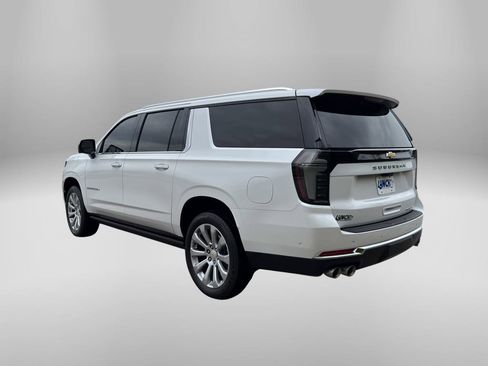 Used 2025 Chevrolet Suburban Premier AWD/4WD image 12