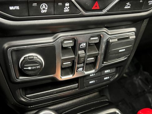 Certified 2023 Jeep Wrangler Unlimited Sport image 46