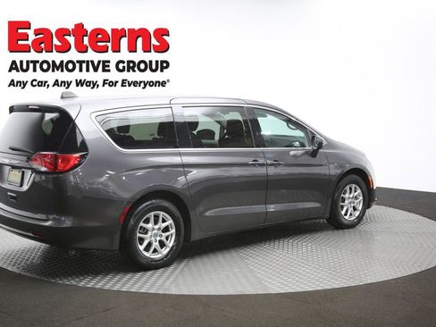 Used 2023 Chrysler Voyager LX image 42