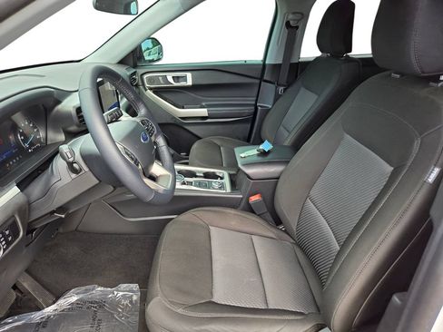 Used 2023 Ford Explorer XLT AWD/4WD image 17