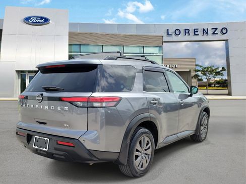 Used 2022 Nissan Pathfinder SV FWD image 5