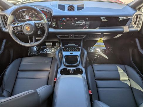 New 2026 Porsche Cayenne S image 24
