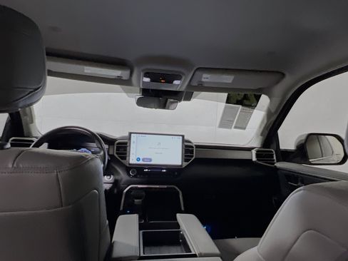 Used 2024 Toyota Tundra Limited AWD/4WD image 30