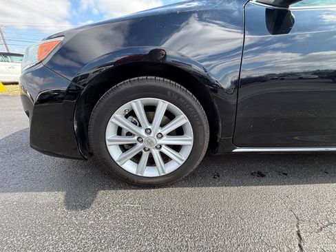 Used 2012 Toyota Camry XLE w/ Leather Pkg image 10
