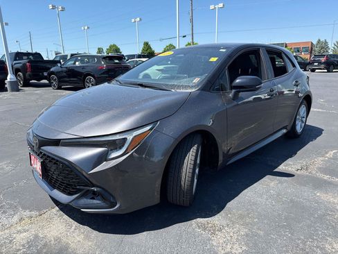 Used 2023 Toyota Corolla SE w/ SE Premium Package FWD image 3