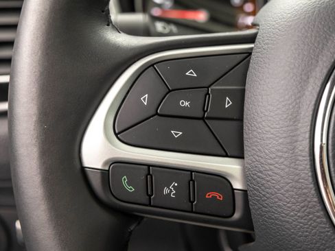 Used 2018 Jeep Compass Latitude image 20