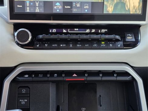 Used 2025 Toyota Sequoia Capstone image 14