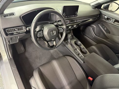 Used 2025 Honda Civic Sport image 4