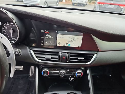 Used 2023 Alfa Romeo Giulia Veloce image 16